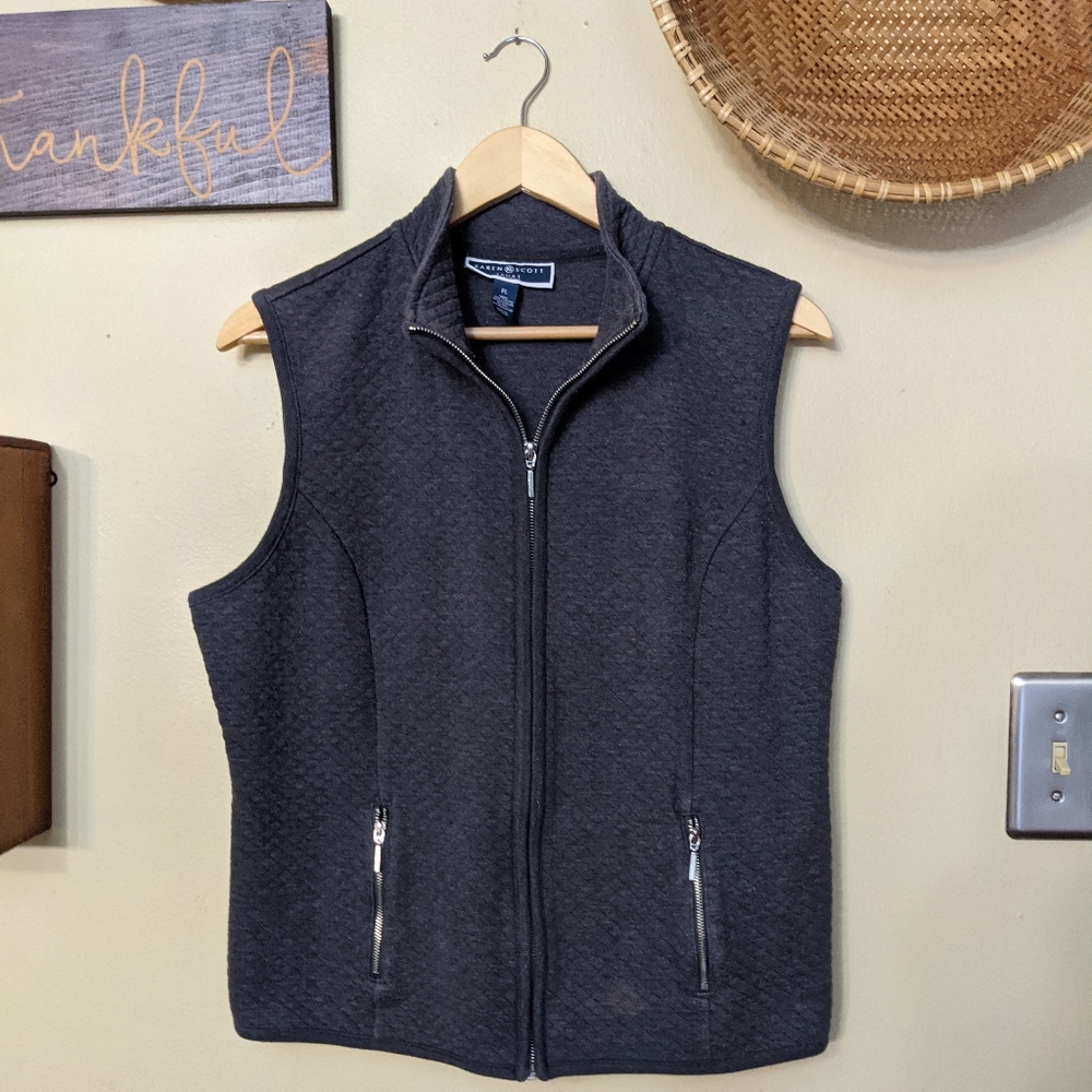 Karen Scott quilted vest!